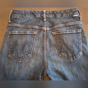 MOTHER The High Waisted Looker Jeans in "Clean Sweep" – Size 29